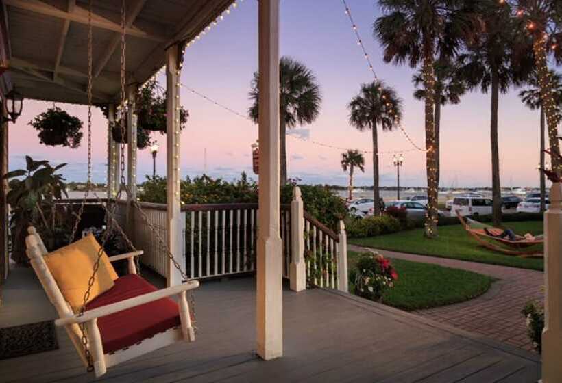 مبيت وإفطار Bayfront Marin House