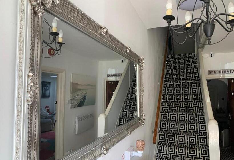 تختخواب و صبحانه Bella Vista