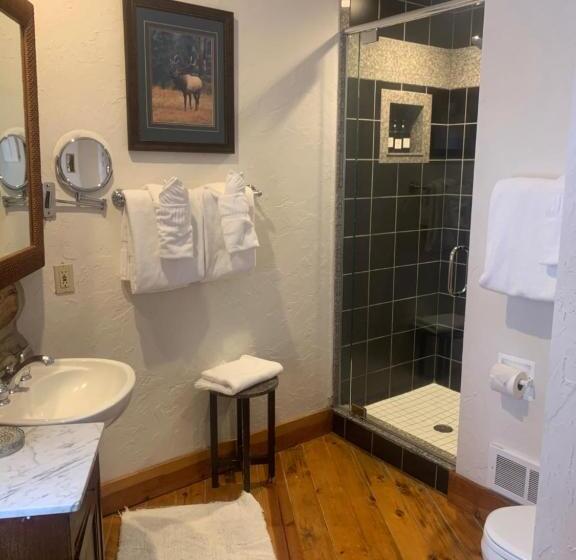 مبيت وإفطار Bentwood Inn