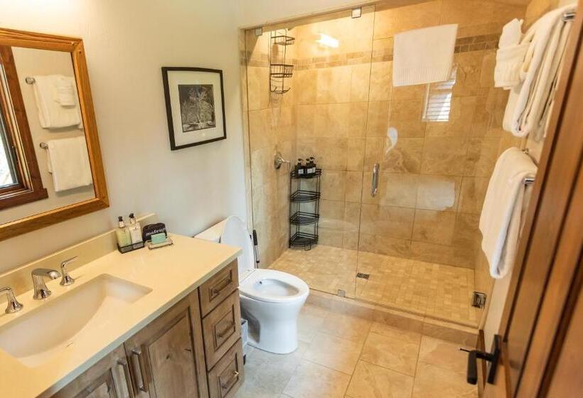 مبيت وإفطار Bentwood Inn