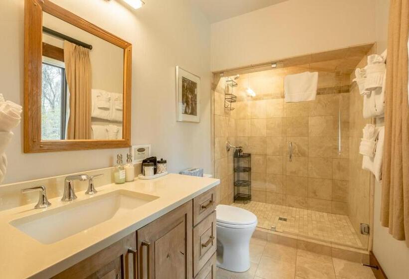 مبيت وإفطار Bentwood Inn