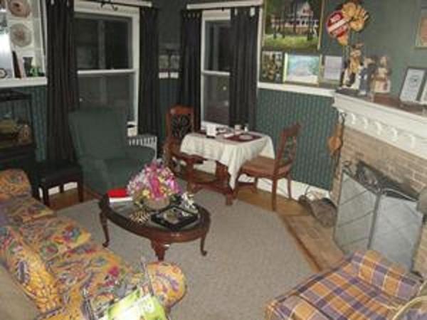 ベッドアンドブレックファースト Brookview Manor Inn