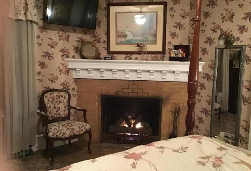 ベッドアンドブレックファースト Brookview Manor Inn