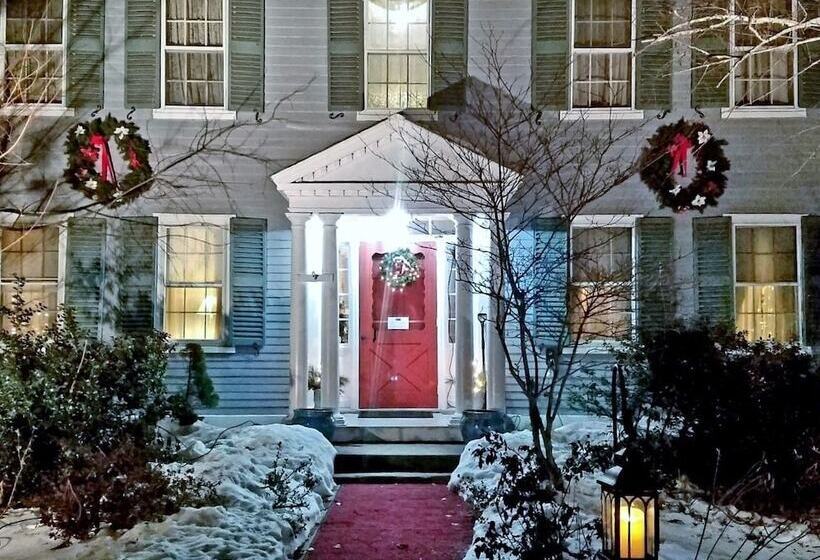 مبيت وإفطار Centennial House