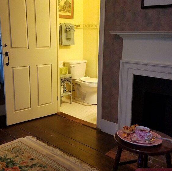 مبيت وإفطار Centennial House