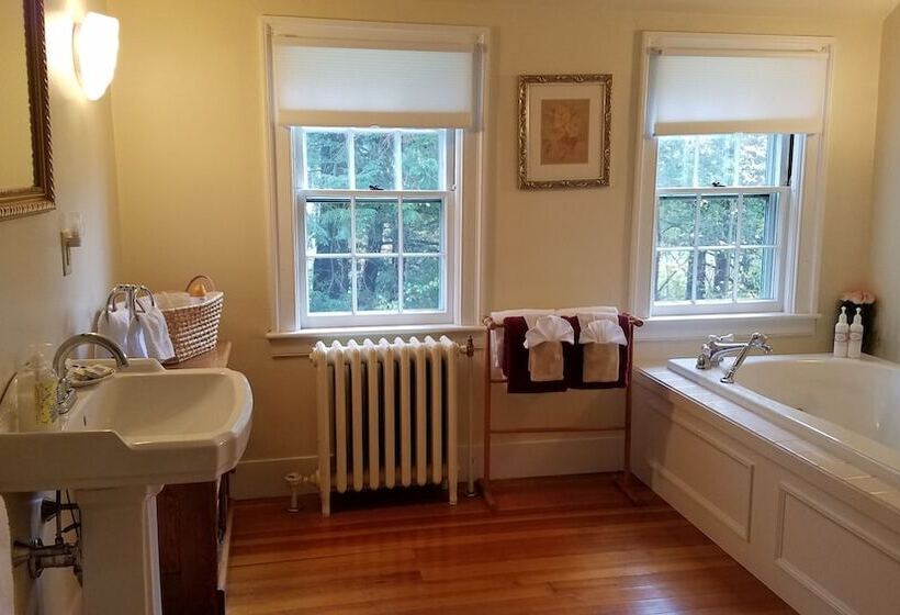 مبيت وإفطار Centennial House