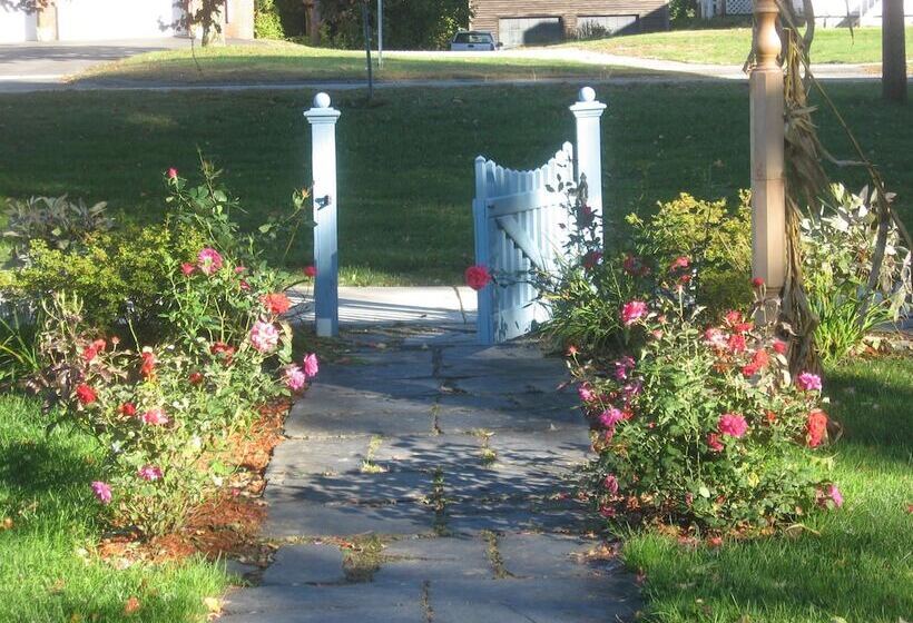 مبيت وإفطار Centennial House