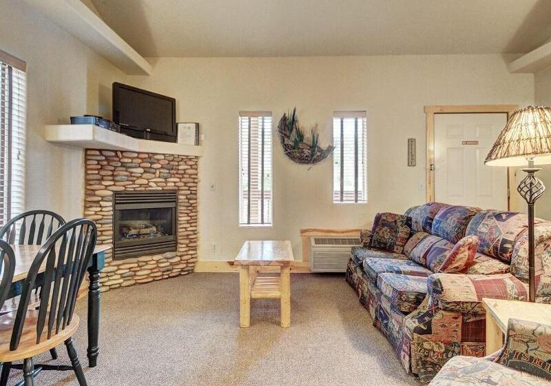 مبيت وإفطار Eagle Fire Lodge & Cabins