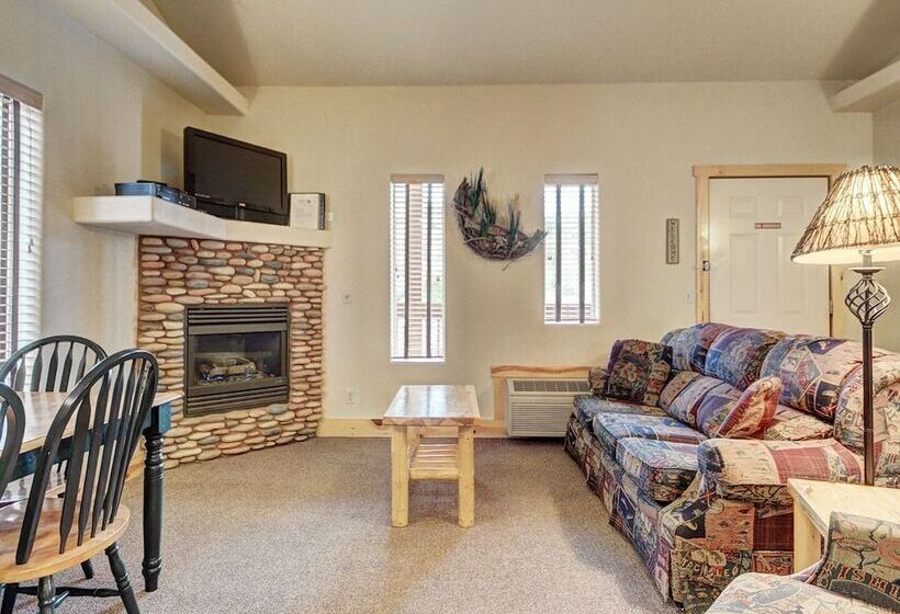 مبيت وإفطار Eagle Fire Lodge & Cabins