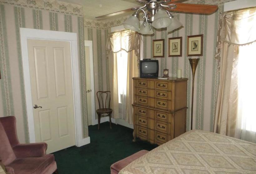 مبيت وإفطار Edith Palmer's Country Inn