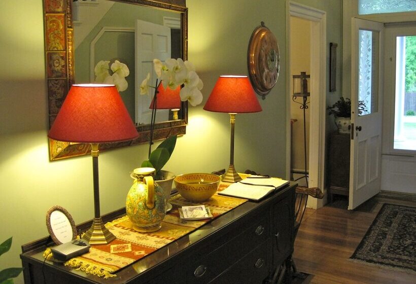 تختخواب و صبحانه Federal House Inn