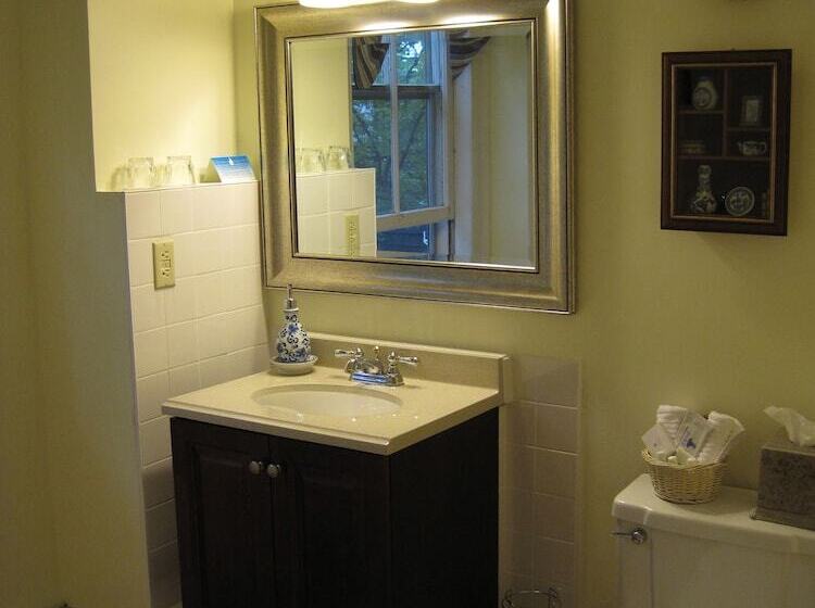 تختخواب و صبحانه Federal House Inn