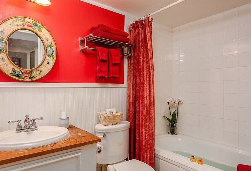 مبيت وإفطار Heart Of The Hills Inn