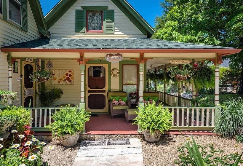 مبيت وإفطار Heart Of The Hills Inn