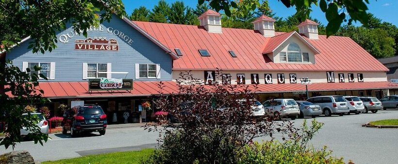 تختخواب و صبحانه Inn At Clearwater Pond