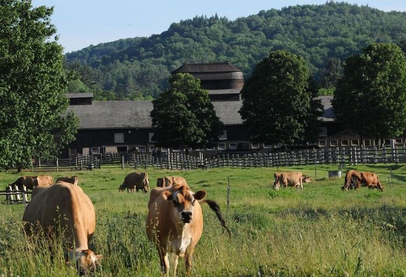 تختخواب و صبحانه Inn At Clearwater Pond