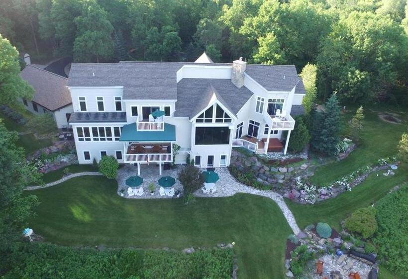 צימר Inn At Wawanissee Point