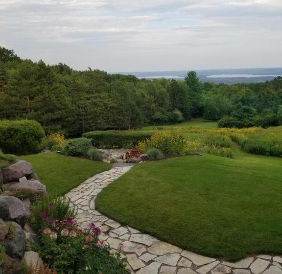 צימר Inn At Wawanissee Point