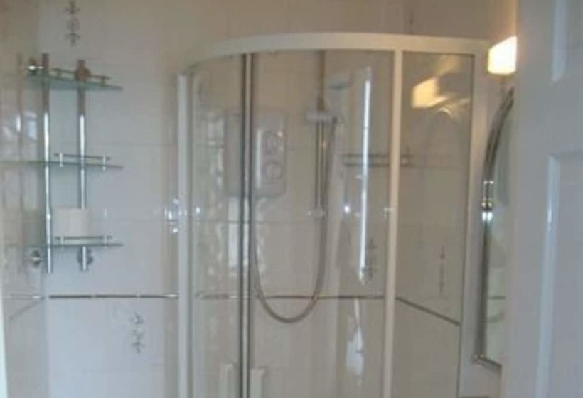 مبيت وإفطار Kelvin House