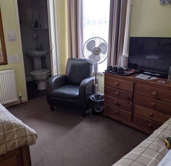 مبيت وإفطار Kingswinford Guest House