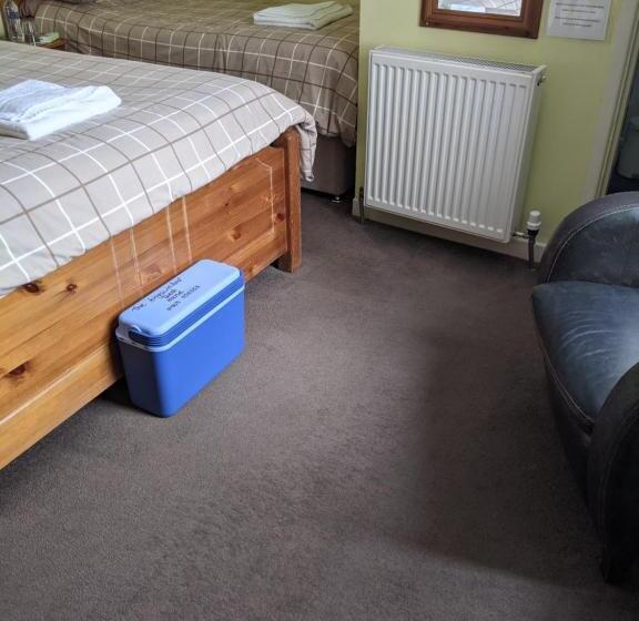 مبيت وإفطار Kingswinford Guest House