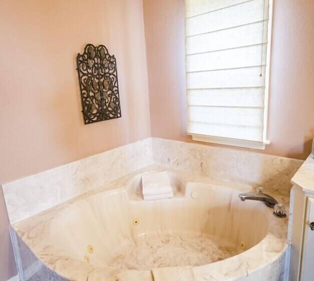 مبيت وإفطار Messina Hof Winery & Resort