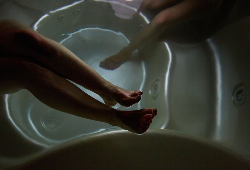 민박 Mine And Farm, The Inn At Guerneville, Ca