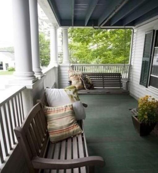 مبيت وإفطار The Monadnock Inn