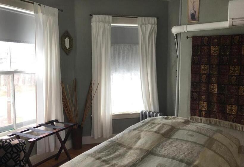 مبيت وإفطار The Monadnock Inn