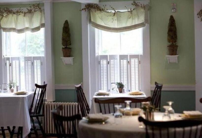 مبيت وإفطار The Monadnock Inn