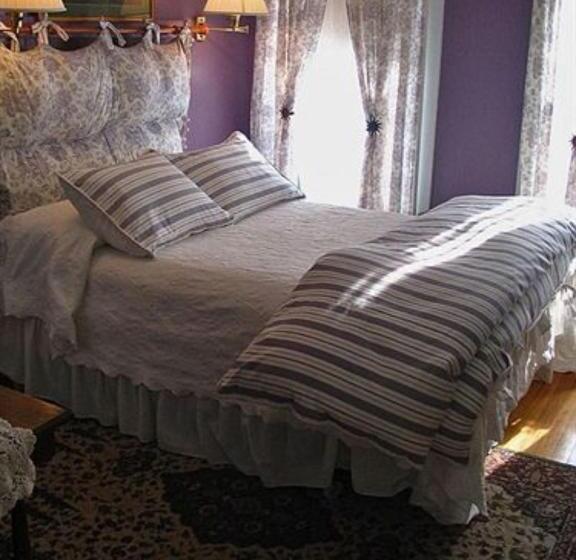 مبيت وإفطار The Monadnock Inn