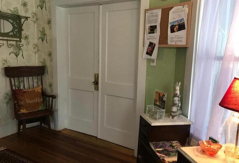 مبيت وإفطار The Monadnock Inn