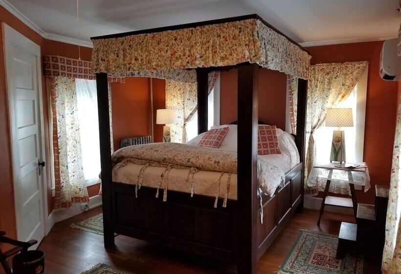 مبيت وإفطار The Monadnock Inn