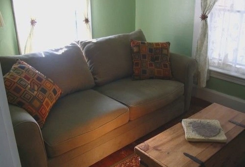 مبيت وإفطار The Monadnock Inn