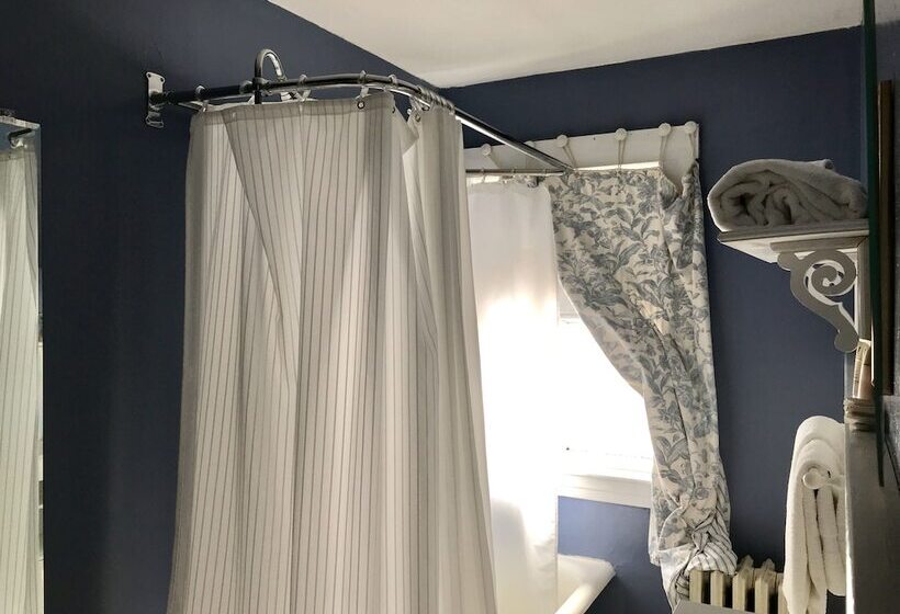 مبيت وإفطار The Monadnock Inn