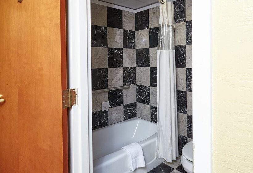 مبيت وإفطار Ocean Inn & Suites