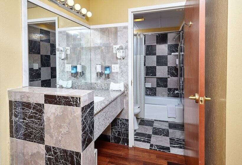 مبيت وإفطار Ocean Inn & Suites