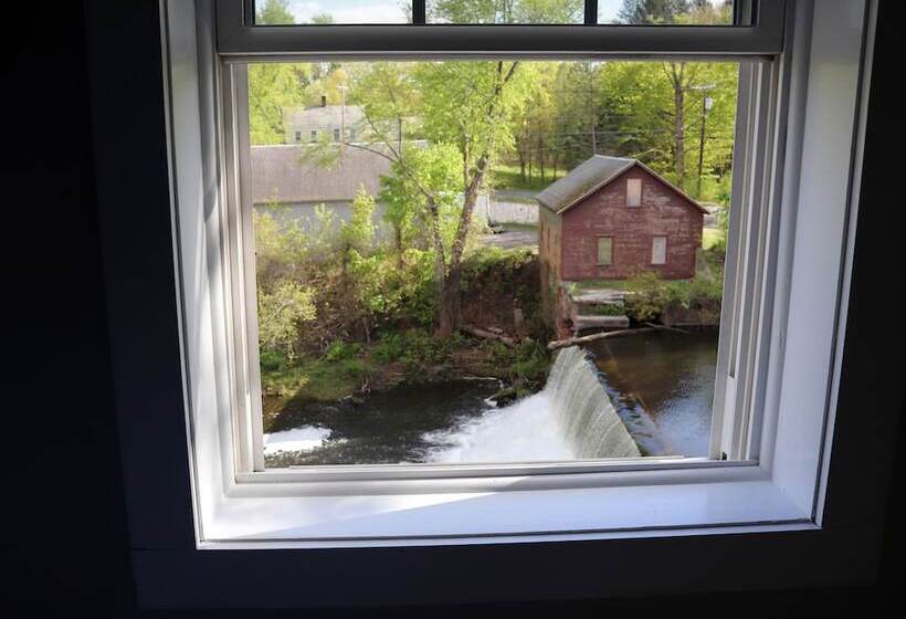 مبيت وإفطار Old Mill Inn