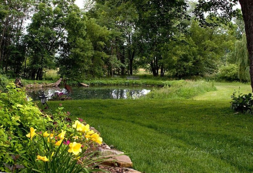 تختخواب و صبحانه Rainbow Ridge Farms