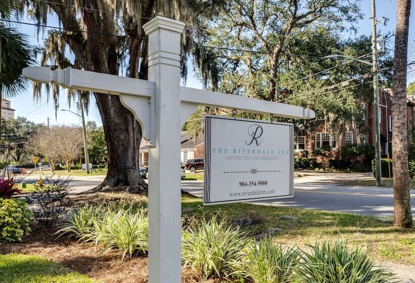 مبيت وإفطار Riverdale Inn