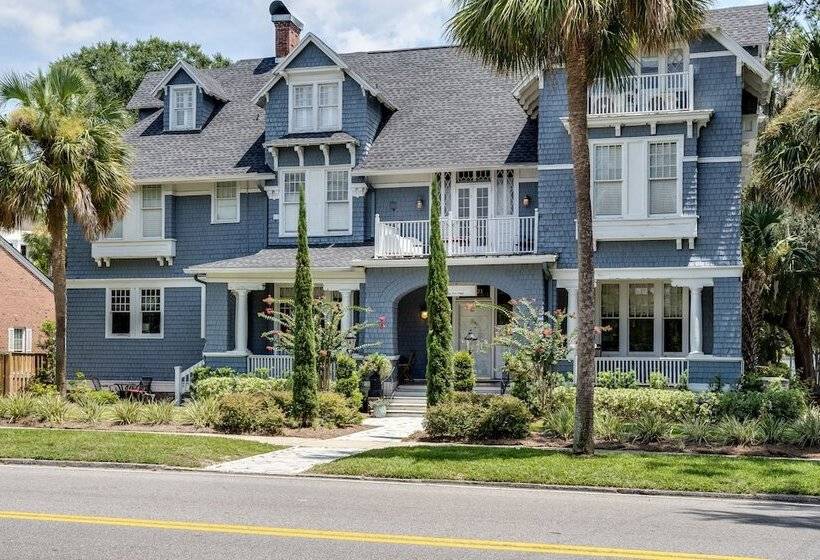 مبيت وإفطار Riverdale Inn