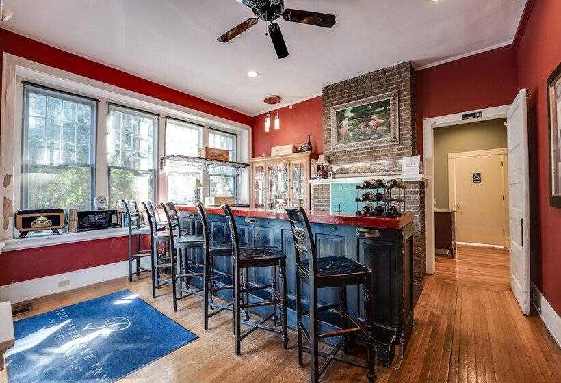 مبيت وإفطار Riverdale Inn