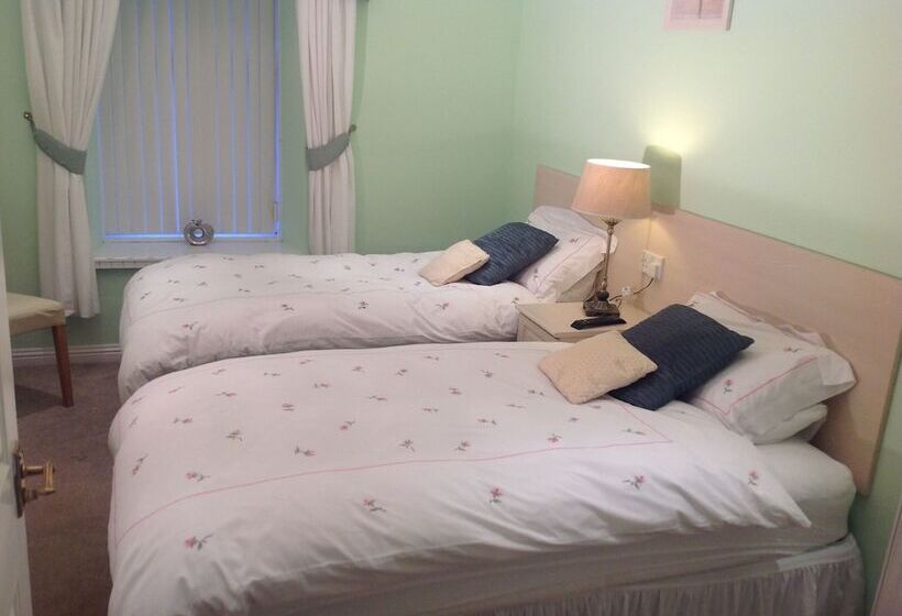 민박 Shawlee Cottage