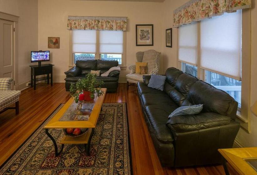 مبيت وإفطار Taylor House Inn