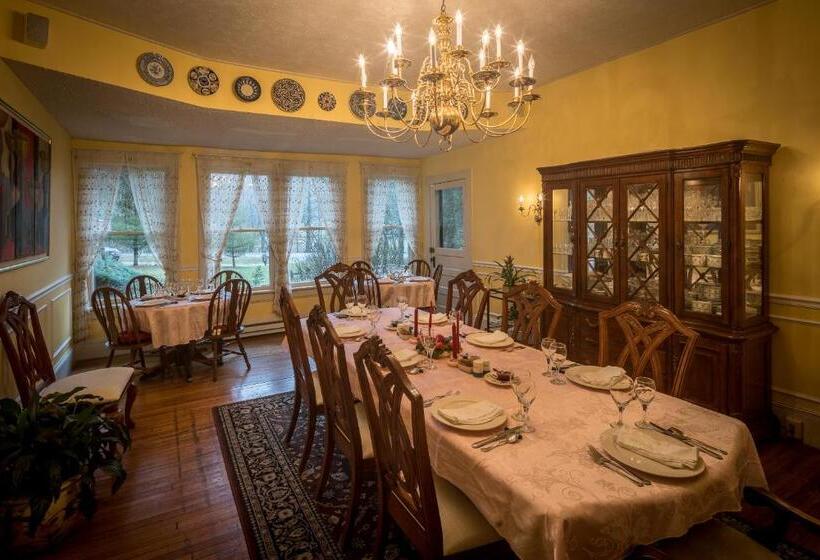 مبيت وإفطار Taylor House Inn