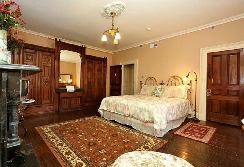 مبيت وإفطار The Doctor's Inn