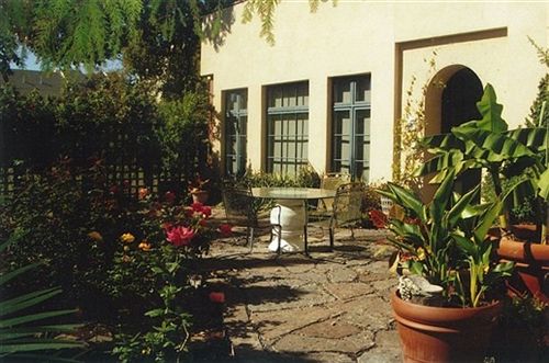 민박 The Guesthouse On Allen Street