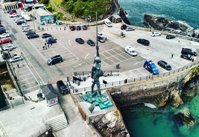 تختخواب و صبحانه The Harbour Lights