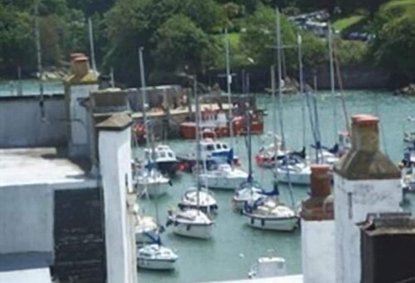 تختخواب و صبحانه The Harbour Lights