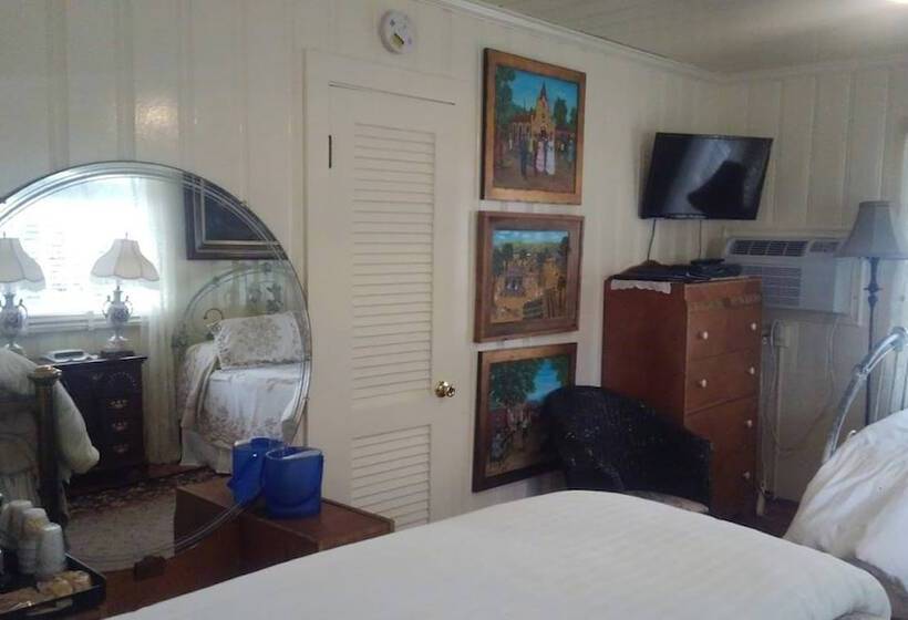 مبيت وإفطار The Inn At Brevard